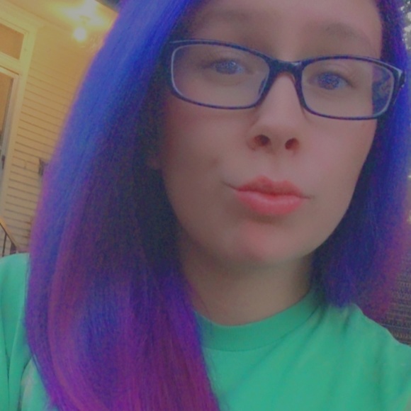 Meet your Posher, Monica - Picture 1 of 1